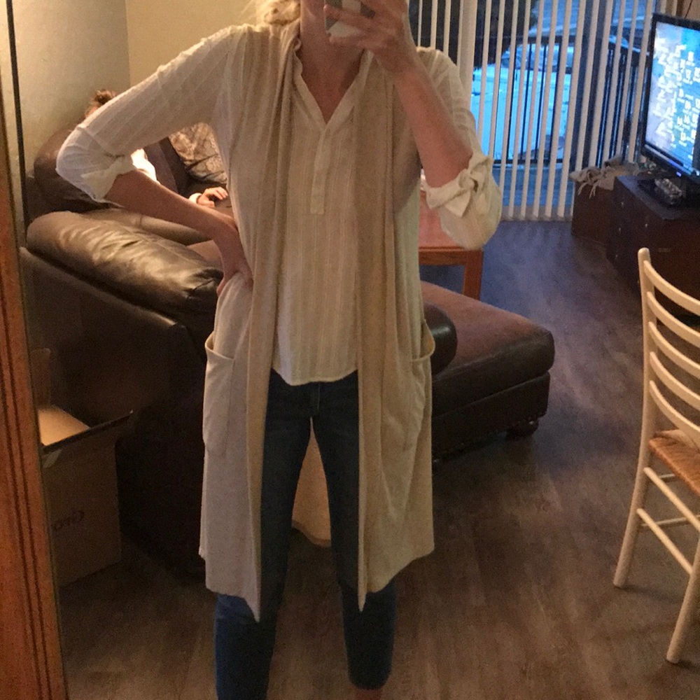 Long sleeveless cardigan